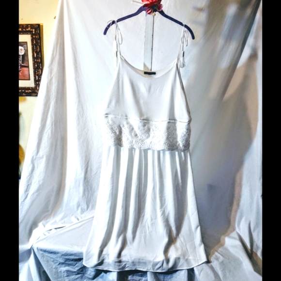Signature Studio Dresses & Skirts - Gorgeous! Signature Studio White tassel tie embroidered dress size extra large